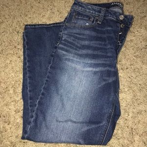 American Eagle High-waisted blue jeans